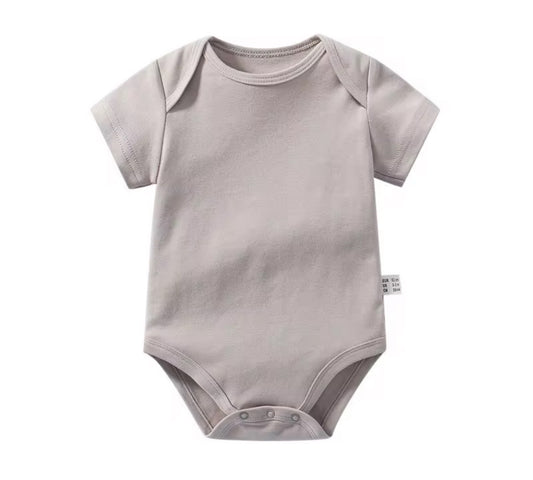 Gebreide Babyrompertjes in Lichte Kleur/Effen Design